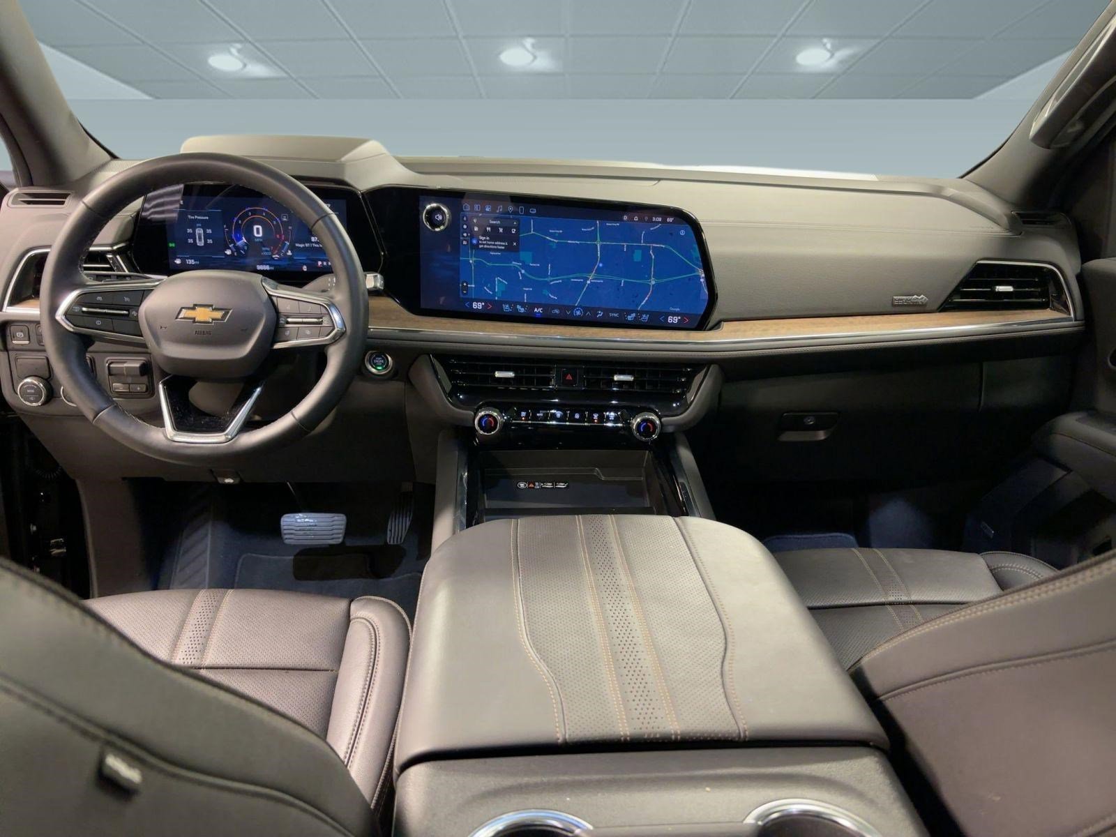 Certified 2025 Chevrolet Suburban High Country image 15