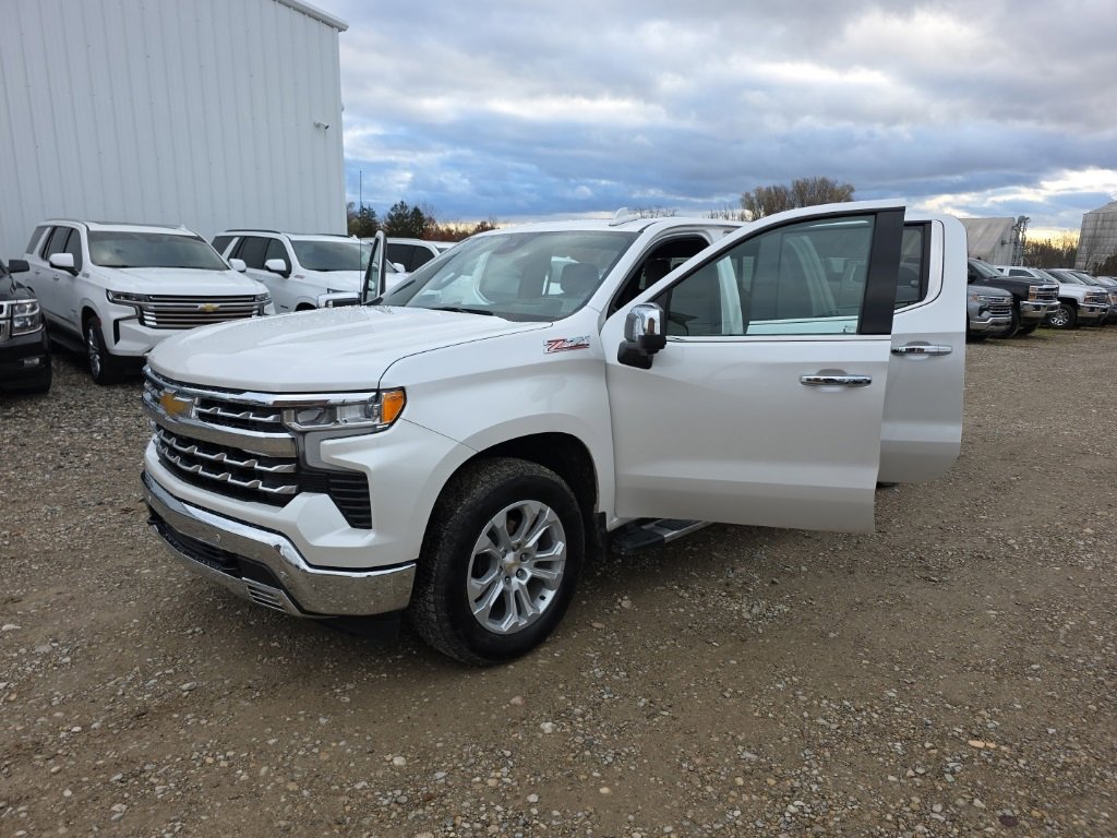 Certified 2024 Chevrolet Silverado 1500 LTZ w/ LTZ Premium Package image 33