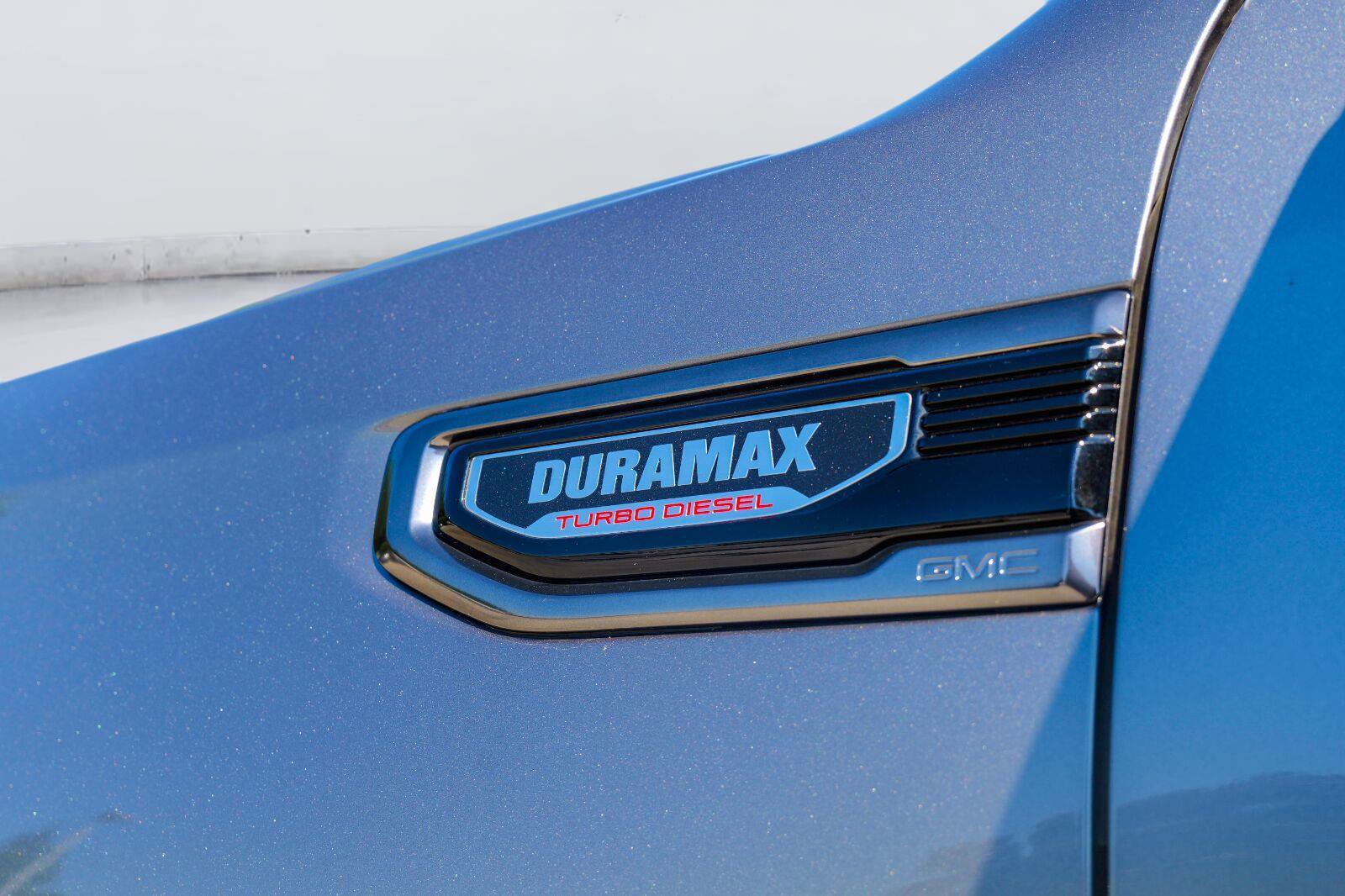 Used 2020 GMC Sierra 1500 AT4 w/ AT4 Premium Package AWD/4WD image 3