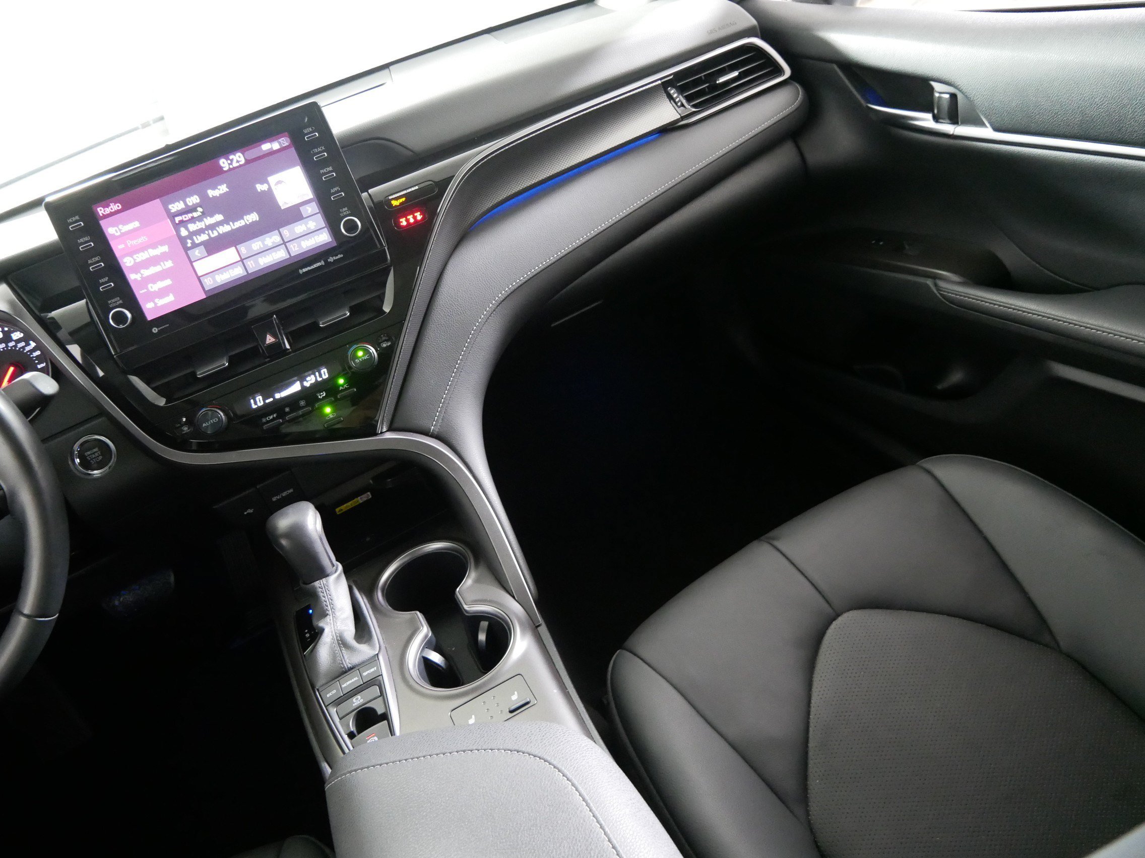 Used 2023 Toyota Camry XSE FWD image 11