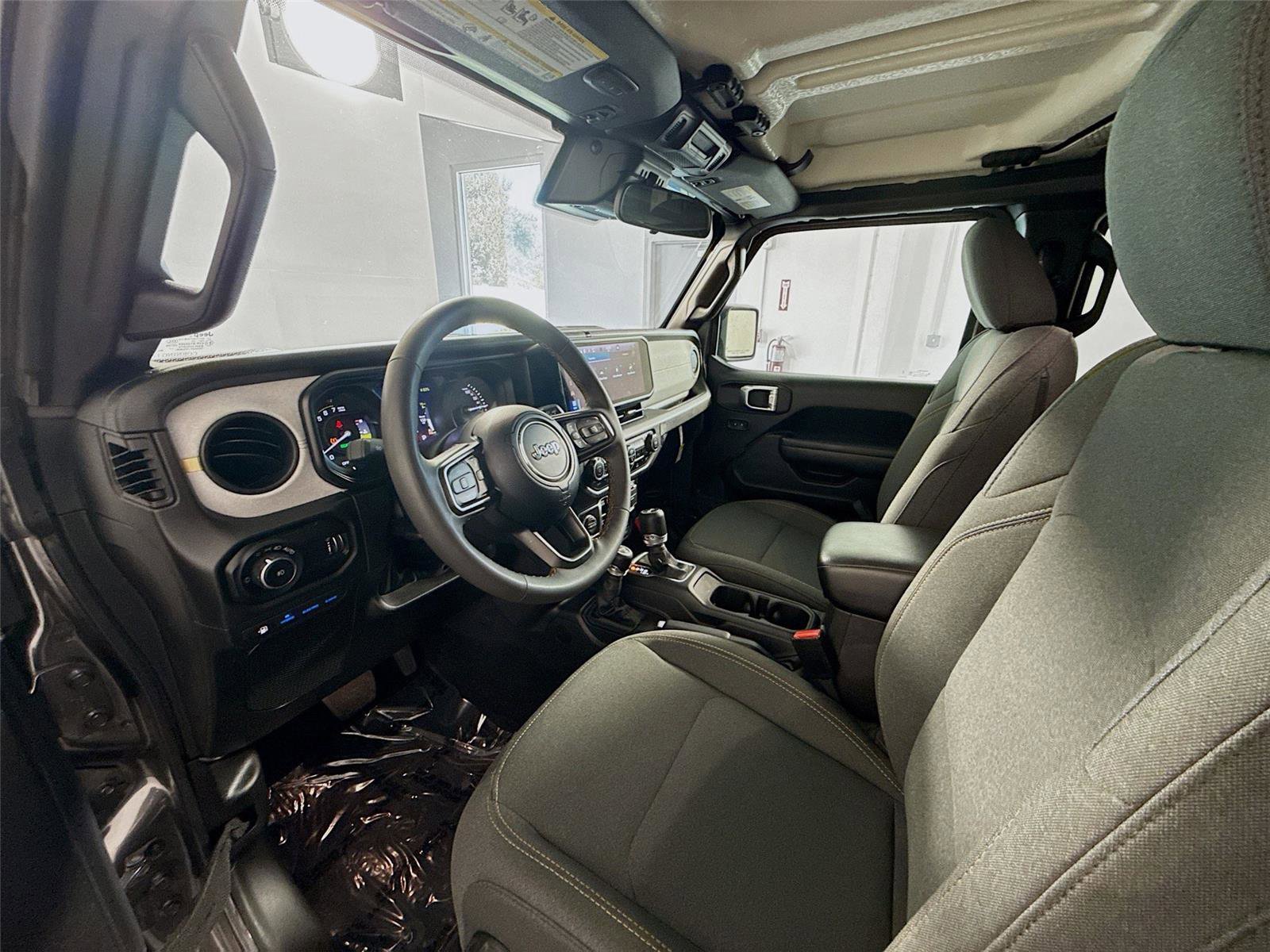 Used 2024 Jeep Wrangler Willys image 12