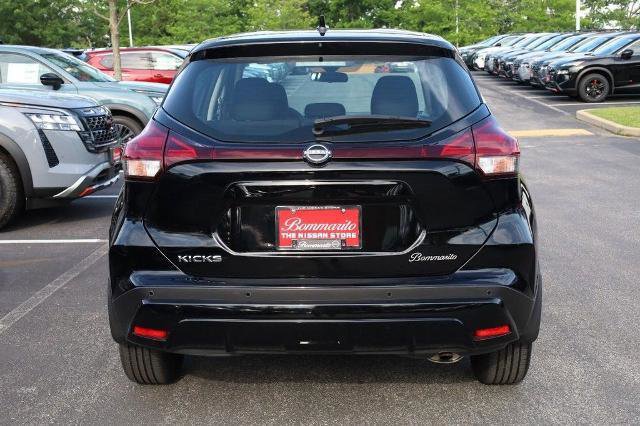 Used 2022 Nissan Kicks S FWD image 6
