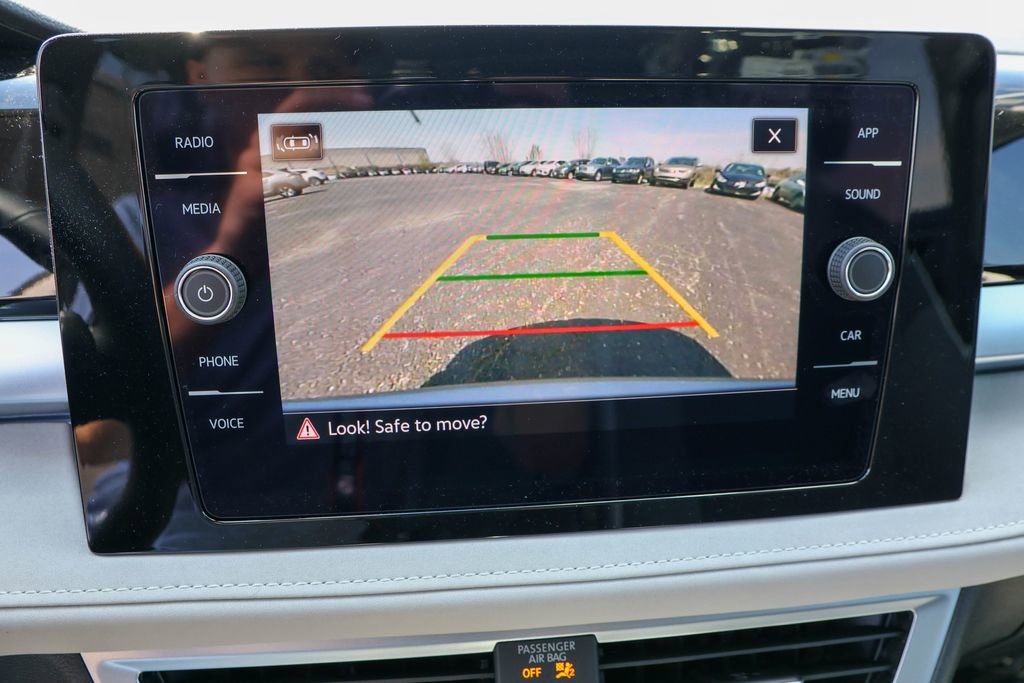 New 2025 Volkswagen Taos SE image 29