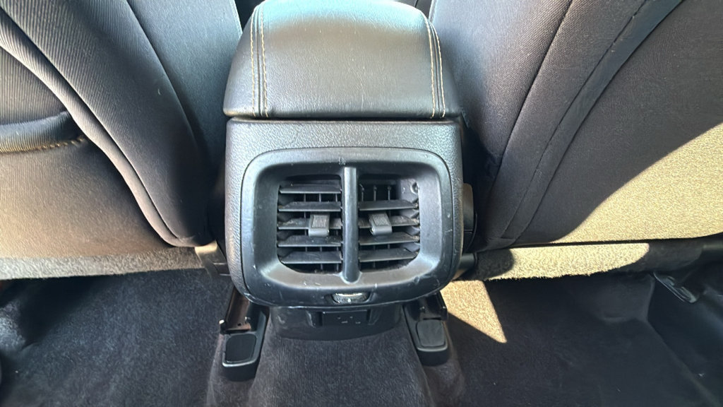 Used 2017 Jeep Cherokee Latitude w/ Comfort & Sound Group FWD image 27