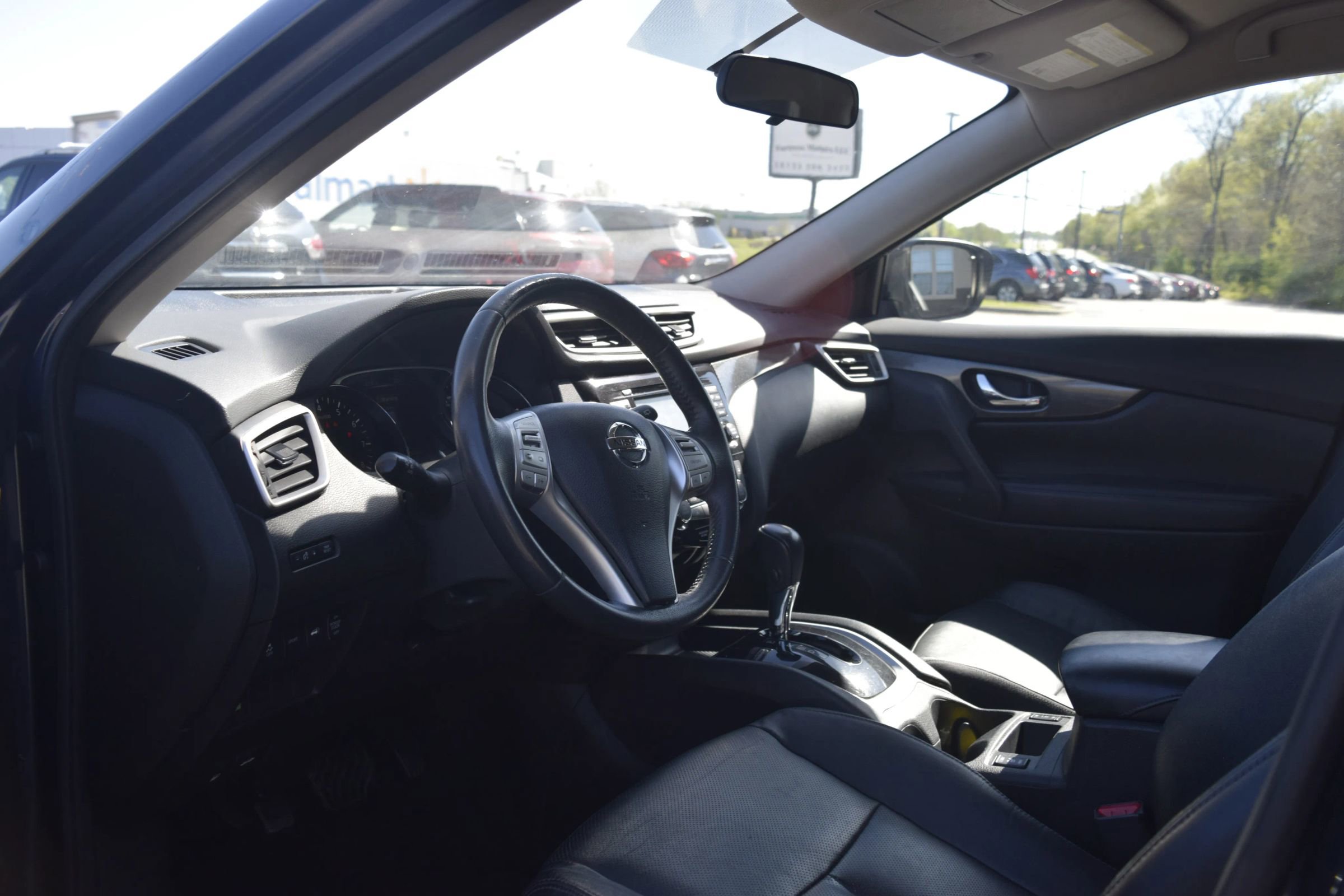 Used 2015 Nissan Rogue SL image 6