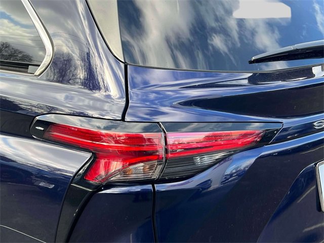 Used 2025 Toyota Sienna Platinum image 13