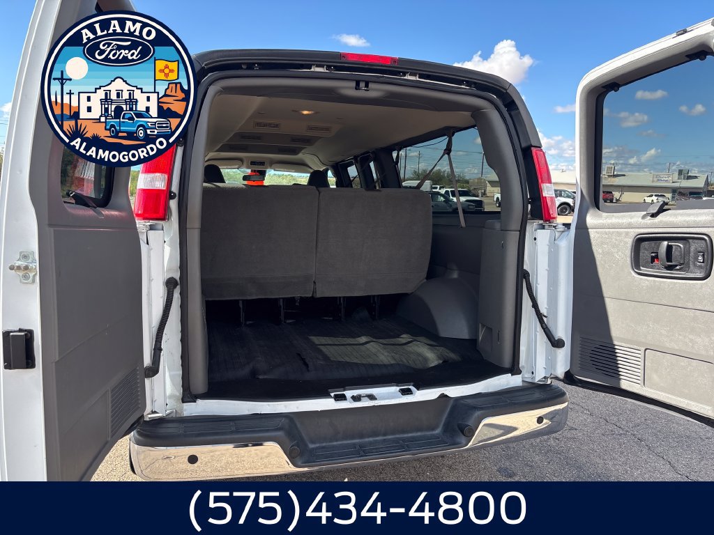 Used 2022 Chevrolet Express 3500 LT w/ LT Preferred Equipment Group RWD image 23