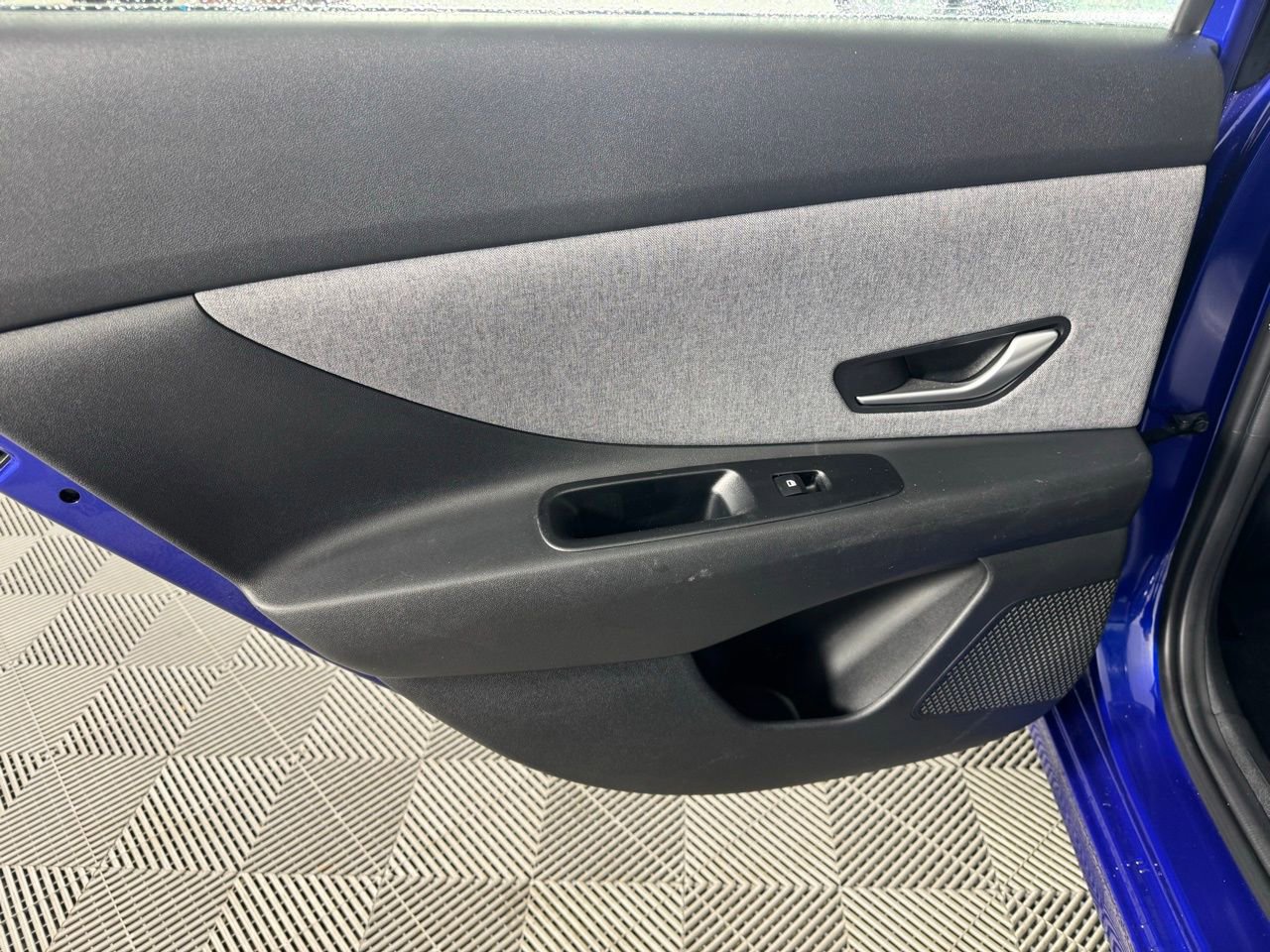 Used 2025 Hyundai Elantra Limited image 25