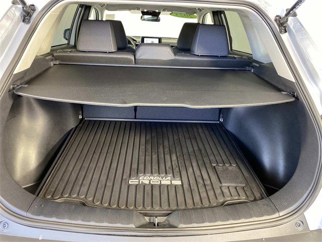 Used 2025 Toyota Corolla Cross LE image 8