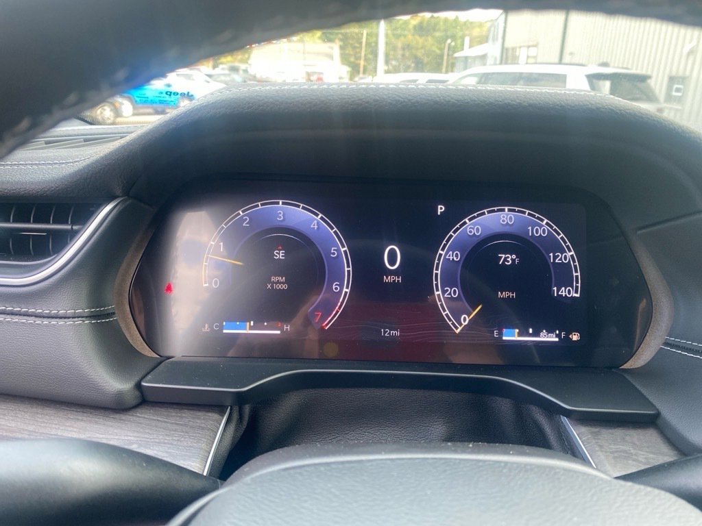 New 2025 Jeep Grand Cherokee Limited w/ Black Appearance Package image 22