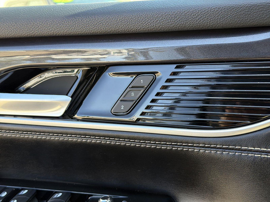 Used 2023 Jeep Wagoneer 4WD image 40