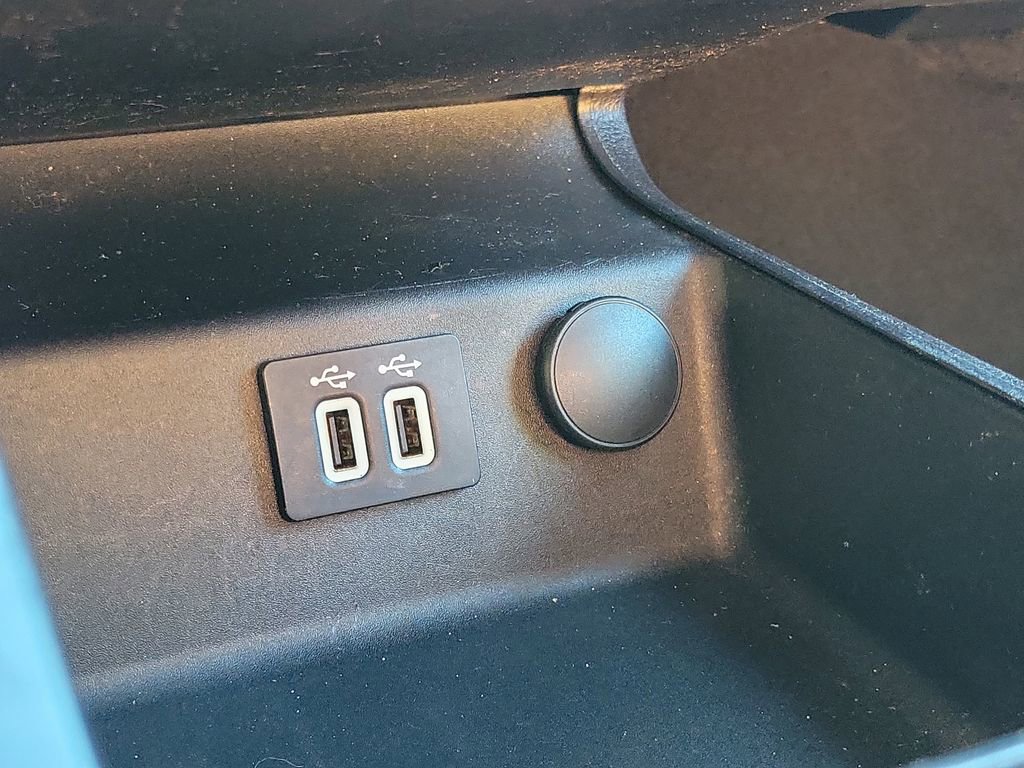 Used 2019 Ford Fusion Titanium image 35