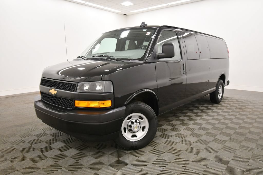 Used 2025 Chevrolet Express 3500 LS RWD image 2