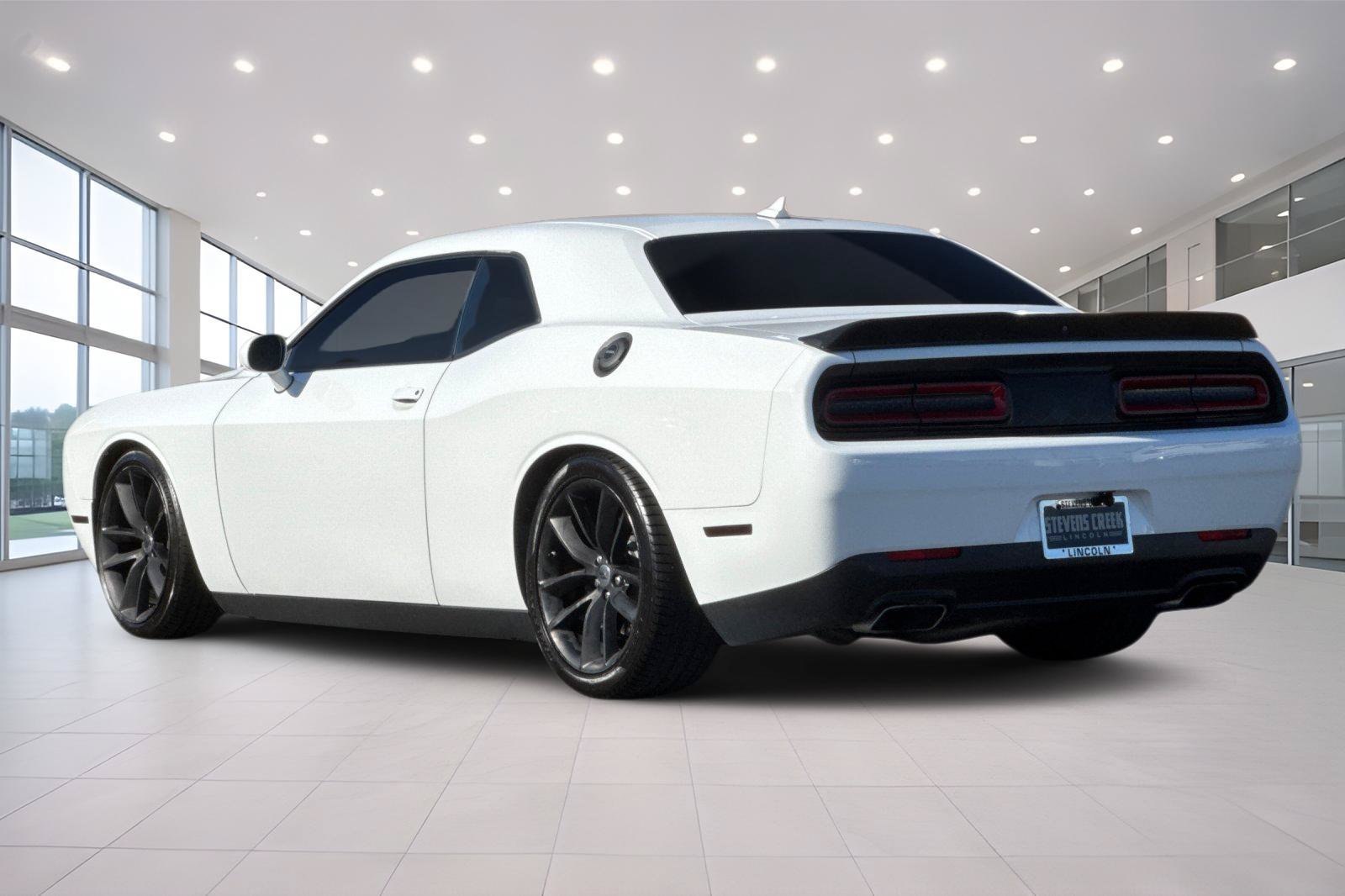 Used 2018 Dodge Challenger R/T Scat Pack RWD image 6