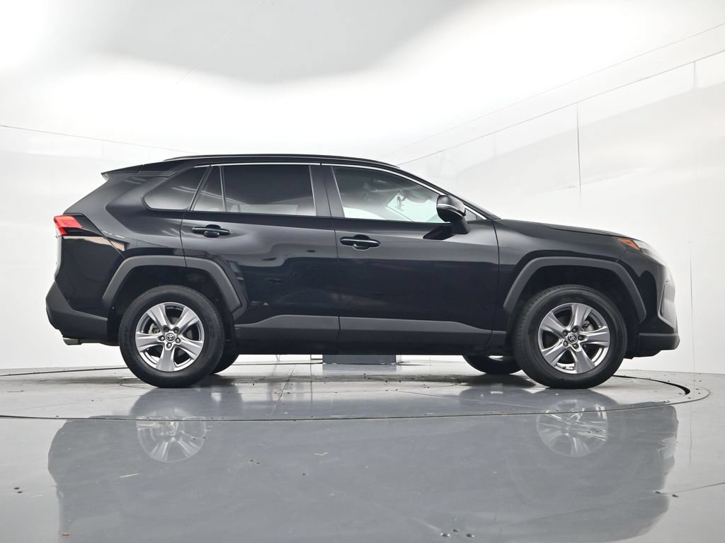 Used 2025 Toyota RAV4 XLE FWD image 51