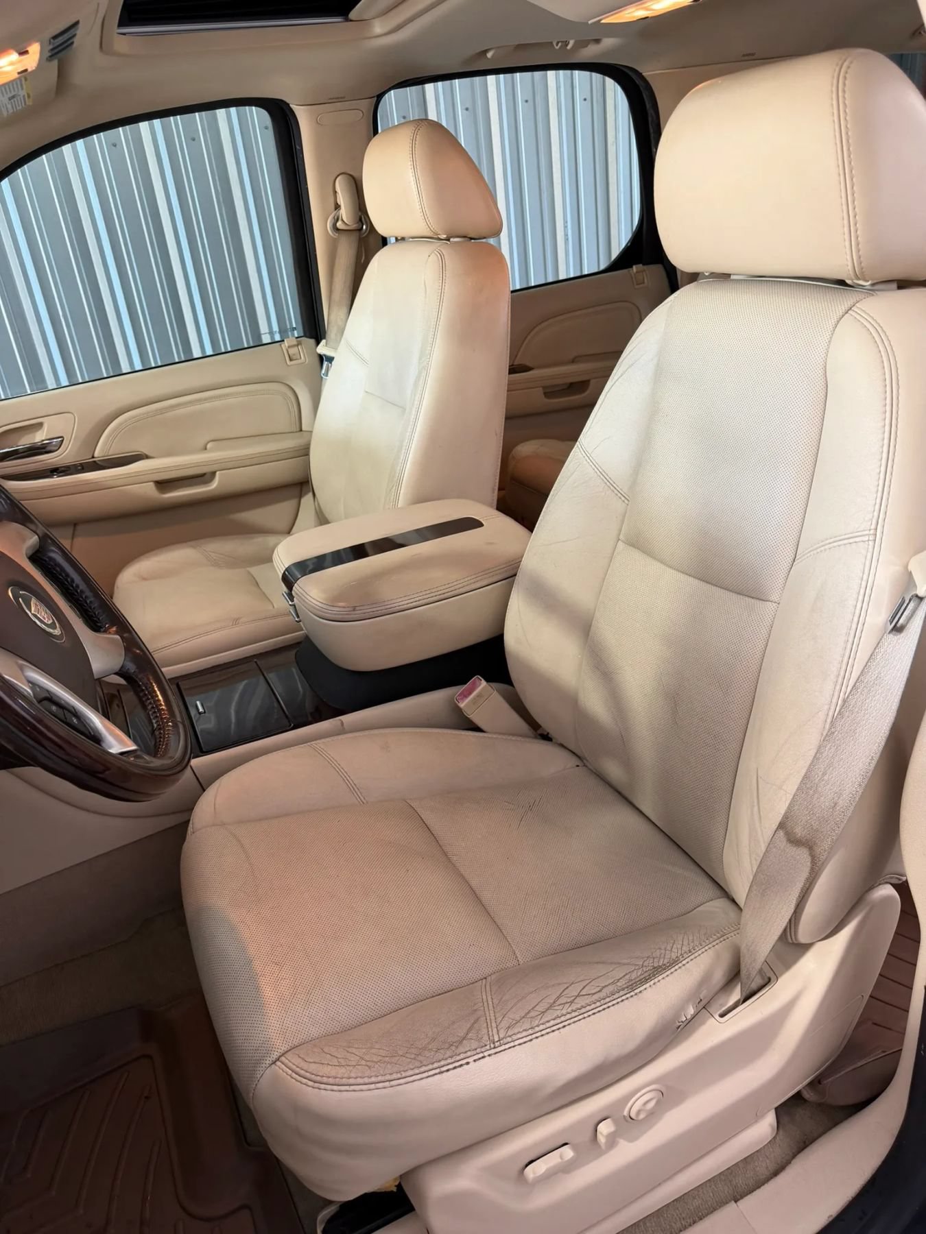 Used 2007 Cadillac Escalade AWD w/ Information Package image 11
