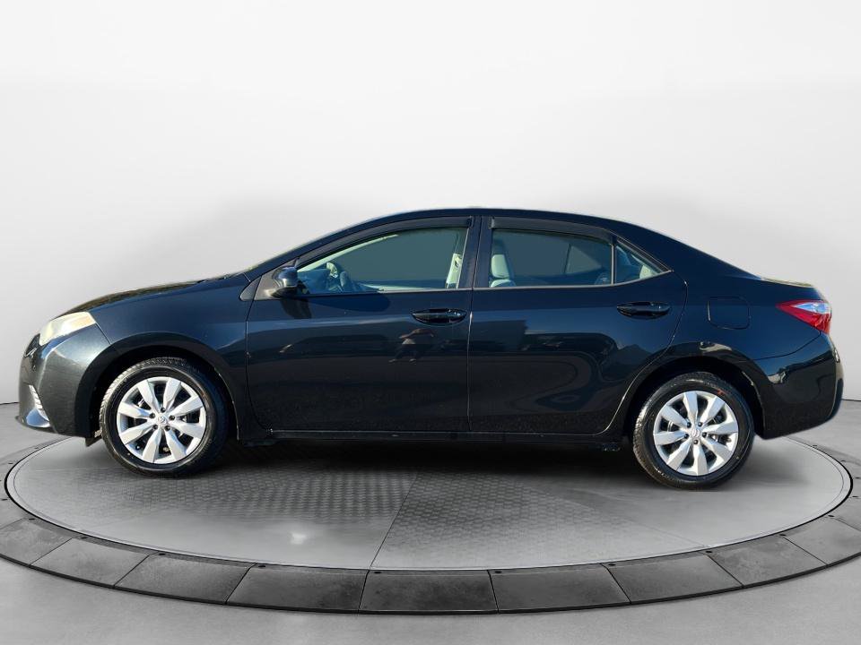Used 2015 Toyota Corolla LE FWD image 4
