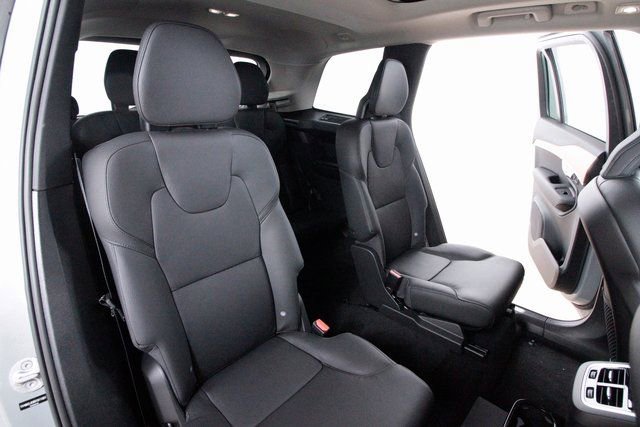 Certified 2025 Volvo XC90 B6 Plus w/ Protection Package Premier image 24