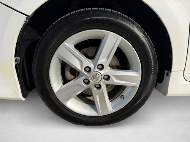 Used 2013 Toyota Camry SE FWD image 24