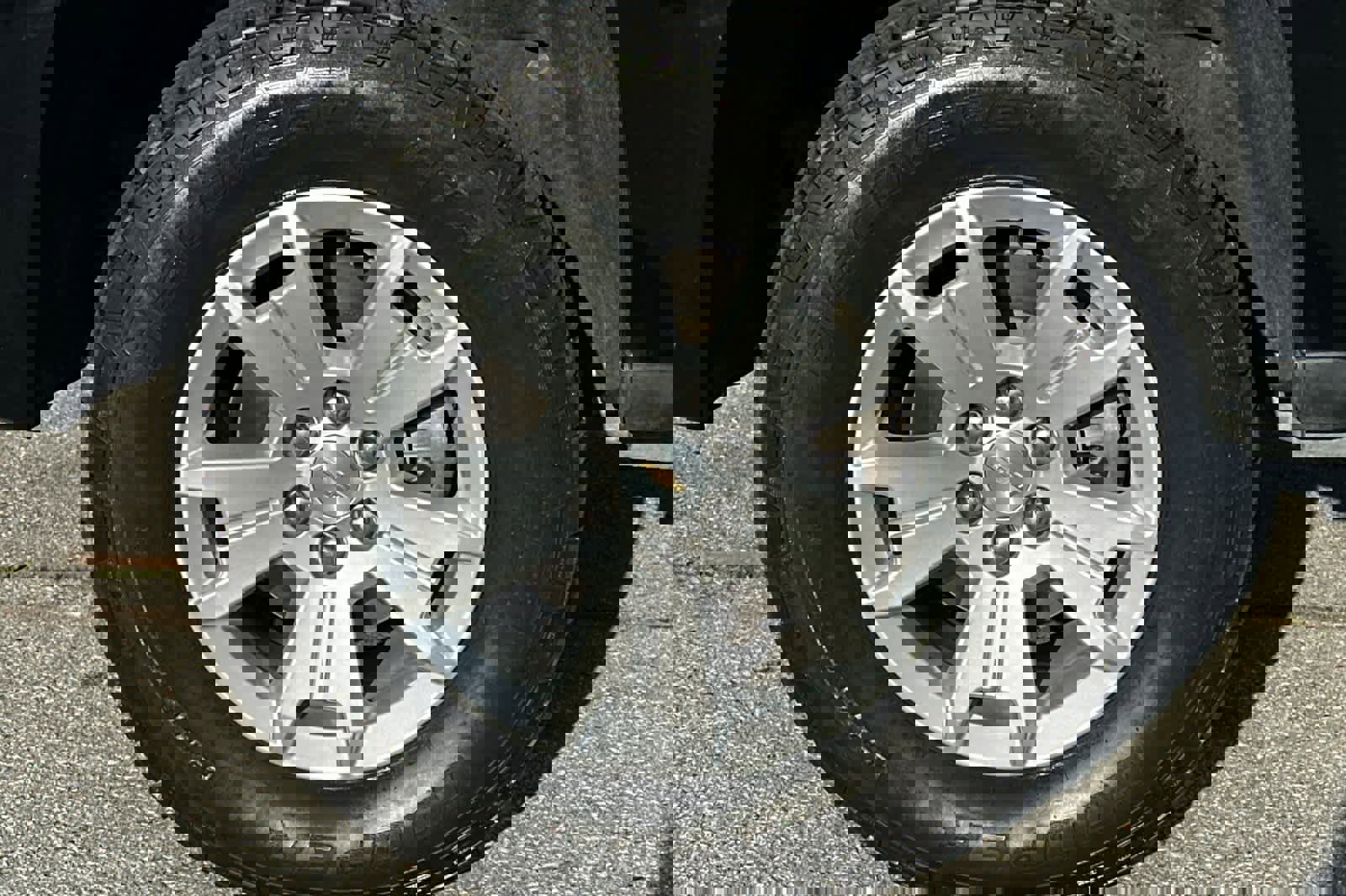 Used 2022 Chevrolet Colorado LT w/ Luxury Package image 31