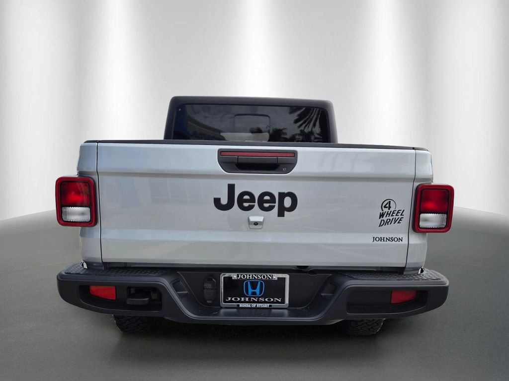 Used 2022 Jeep Gladiator Sport AWD/4WD image 4
