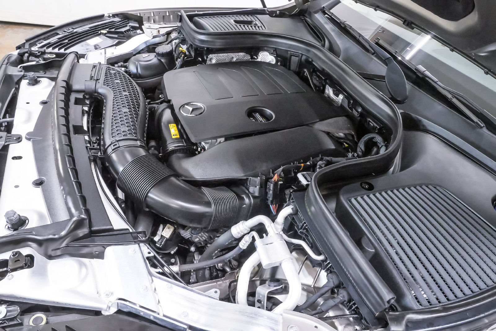 Used 2021 Mercedes-Benz GLC 300 image 35