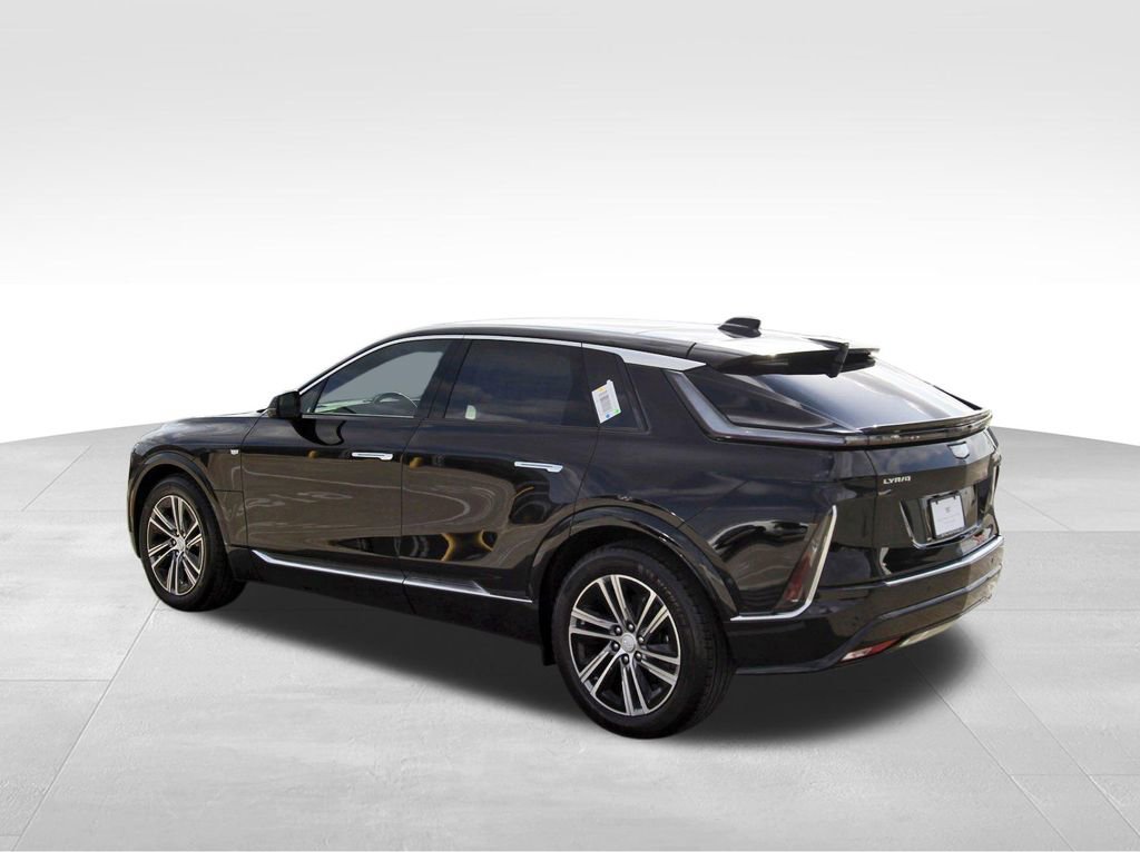 New 2026 Cadillac Lyriq Luxury AWD/4WD image 3