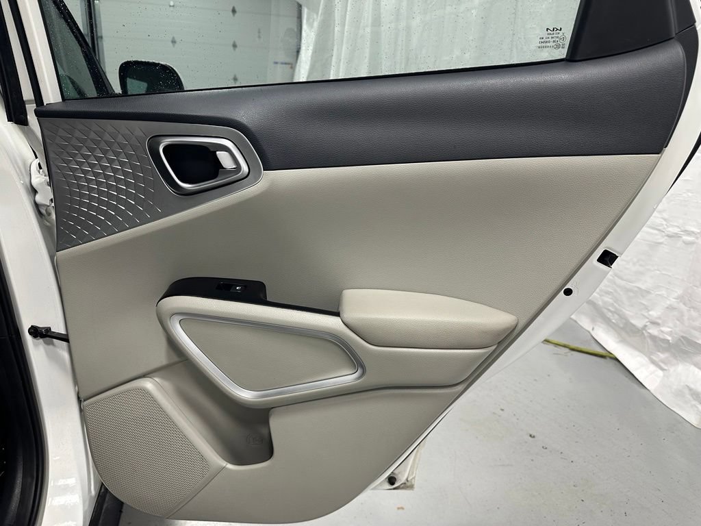 Used 2023 Kia Soul LX w/ LX Technology Package FWD image 50