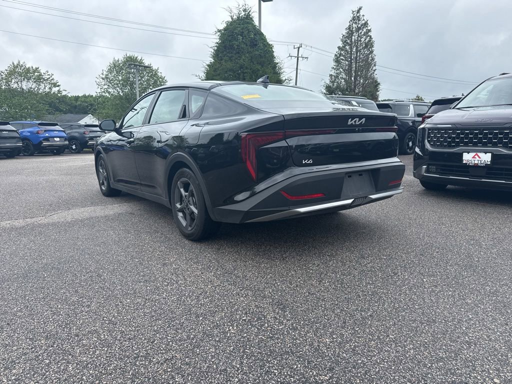 Used 2025 Kia K4 FWD image 3