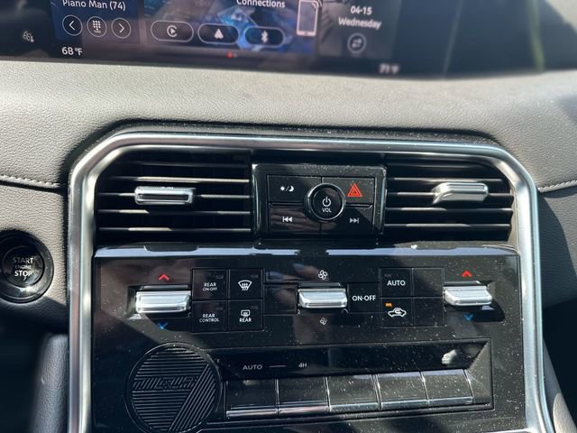 Used 2025 Nissan Armada SV AWD/4WD image 20