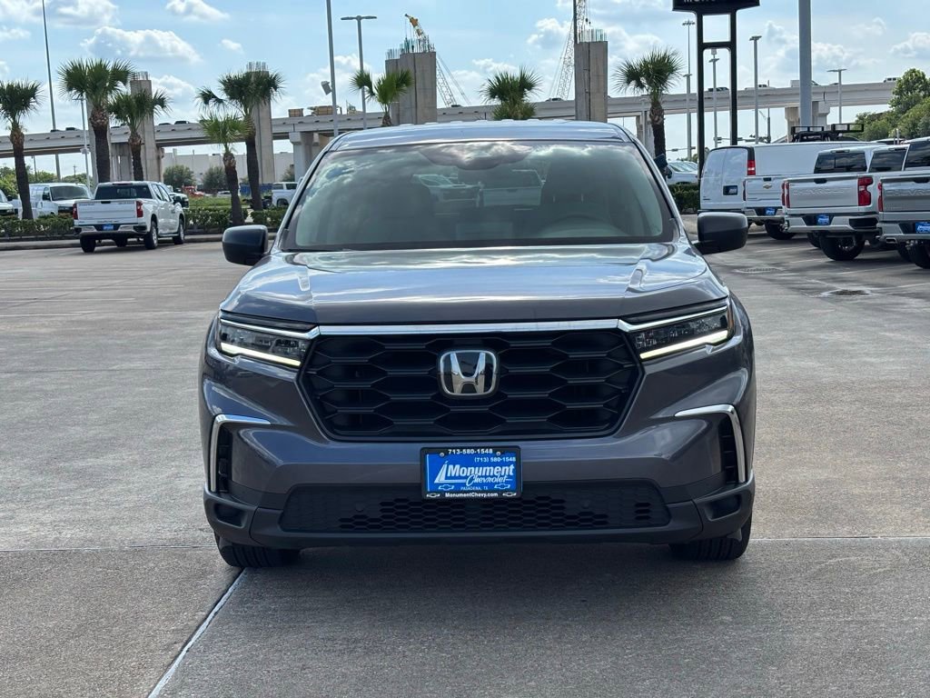 Used 2023 Honda Pilot LX image 2