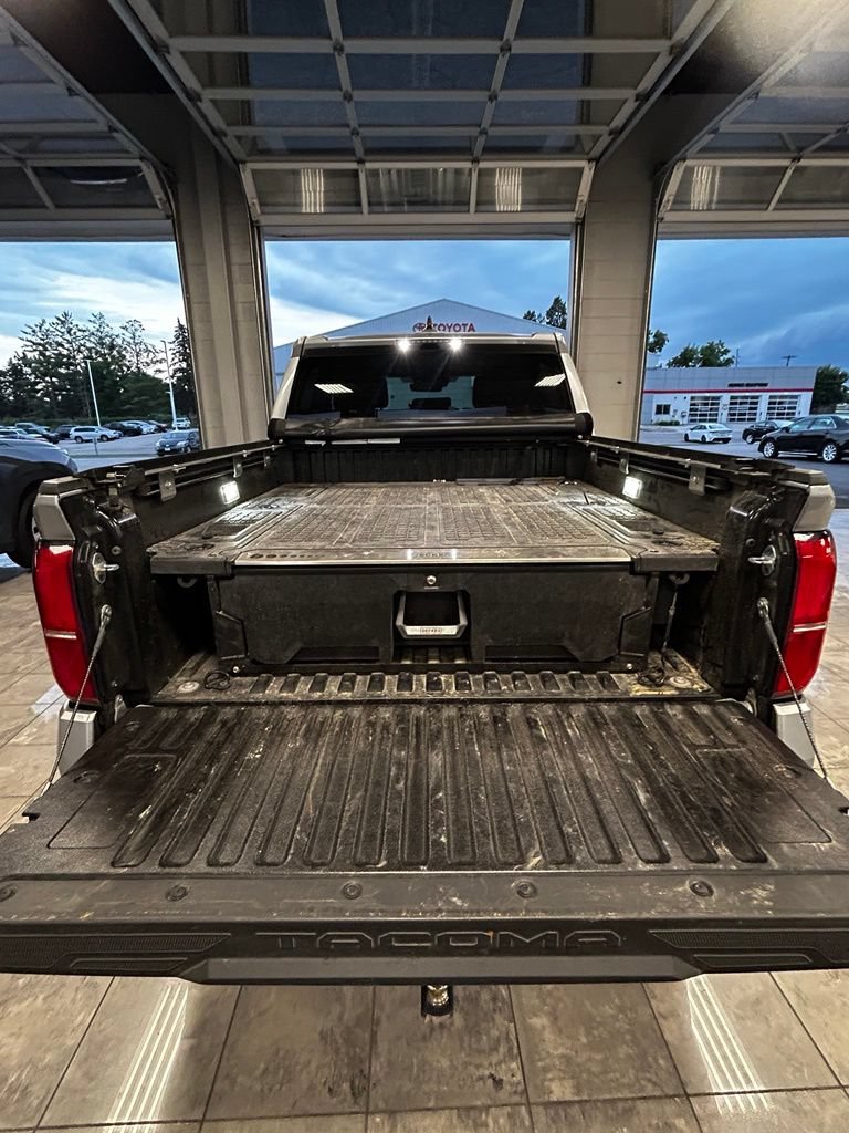 Certified 2025 Toyota Tacoma TRD Sport AWD/4WD image 9