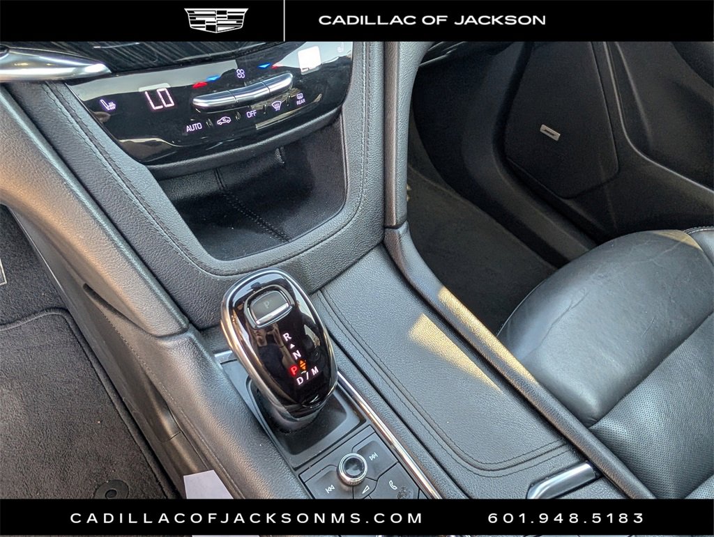 Used 2022 Cadillac XT6 Premium Luxury image 14