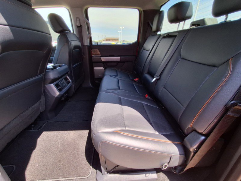 New 2025 Ford F250 Lariat w/ Chrome Package image 17