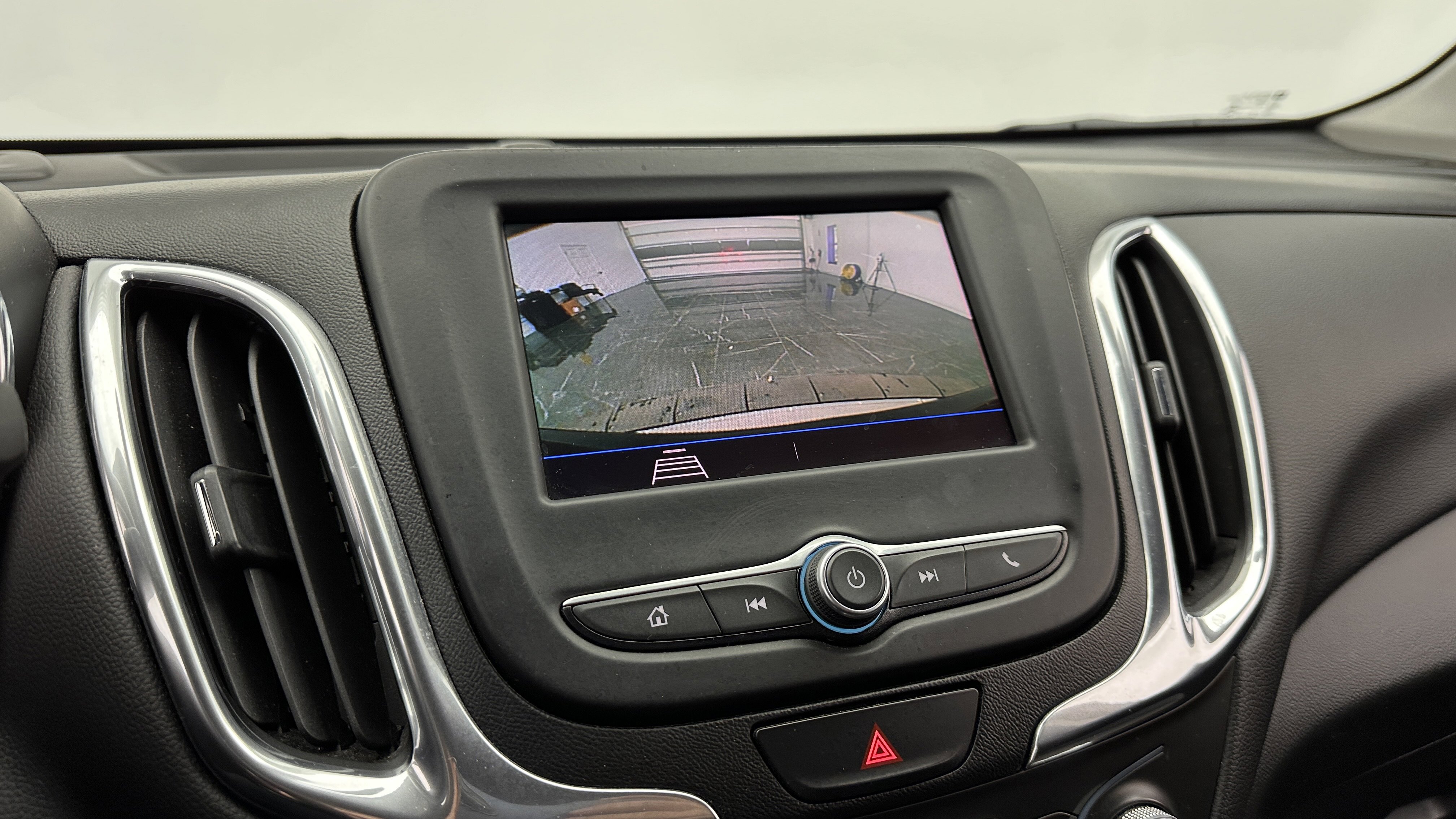 Used 2021 Chevrolet Equinox LT image 22