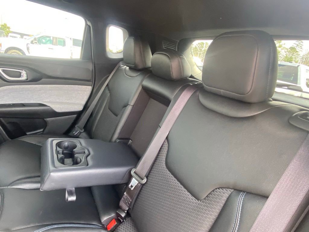 Used 2024 Jeep Compass Latitude image 23