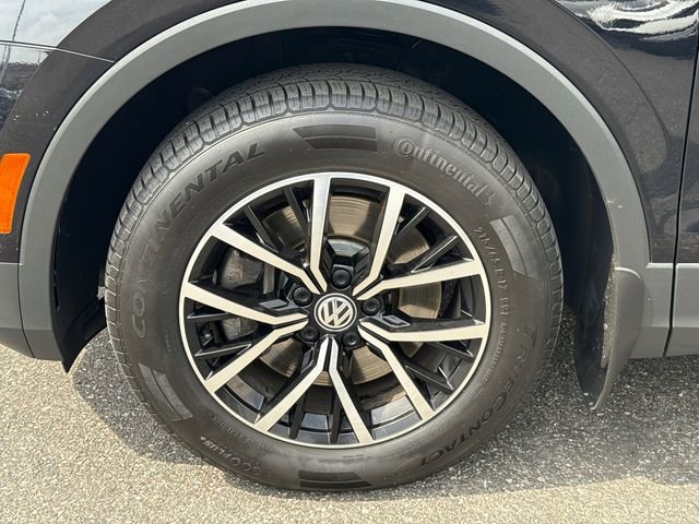 Certified 2021 Volkswagen Tiguan SE w/ Panoramic Sunroof Package image 13