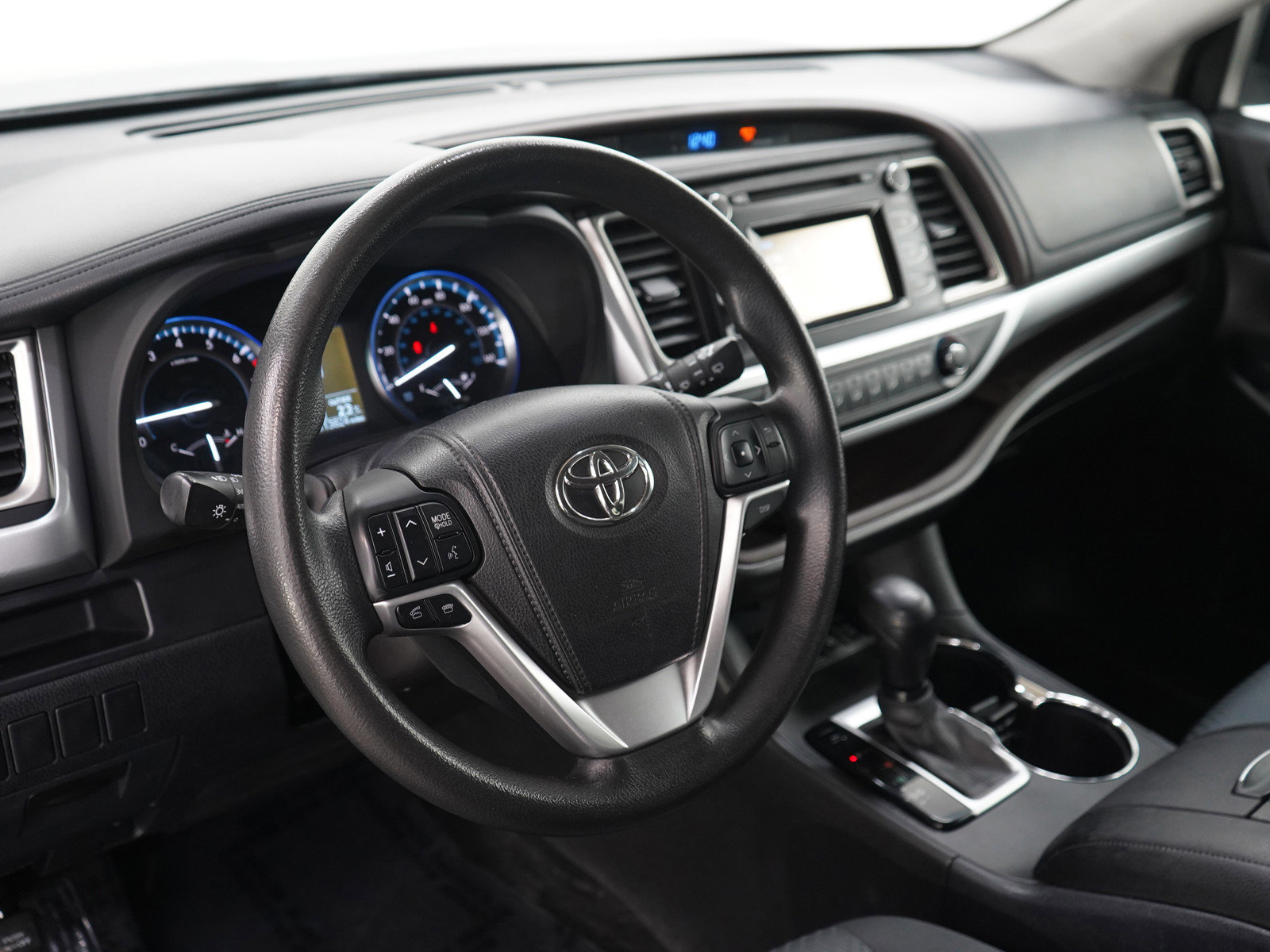 Used 2015 Toyota Highlander LE AWD/4WD image 23