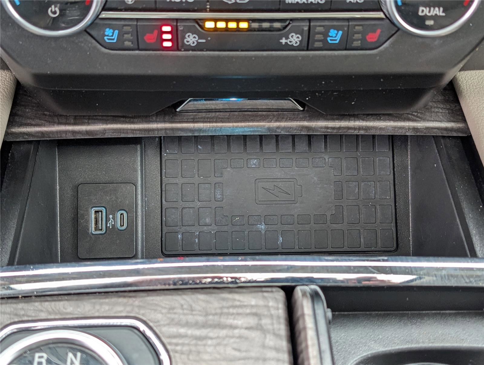 Used 2021 Ford Expedition Limited image 29