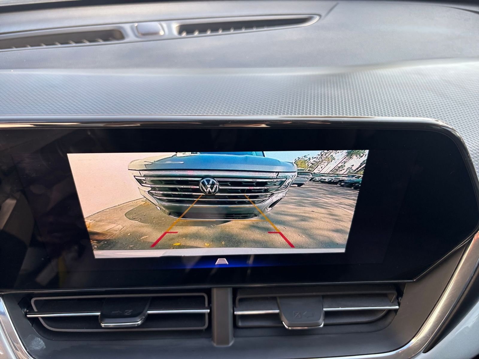 Used 2025 Chevrolet Trax LT w/ LT Convenience Package image 17