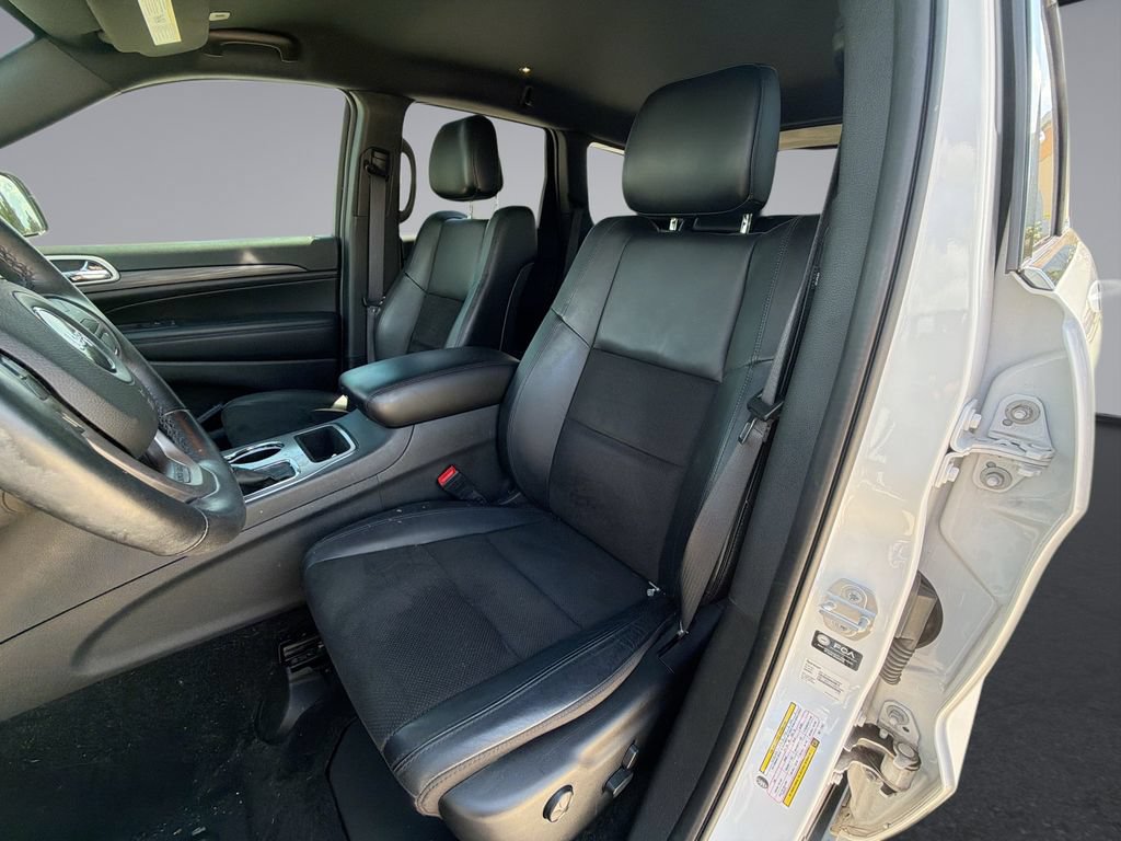 Used 2022 Jeep Grand Cherokee Laredo X AWD/4WD image 32