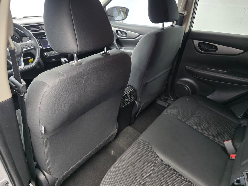 Used 2021 Nissan Rogue Sport S image 14