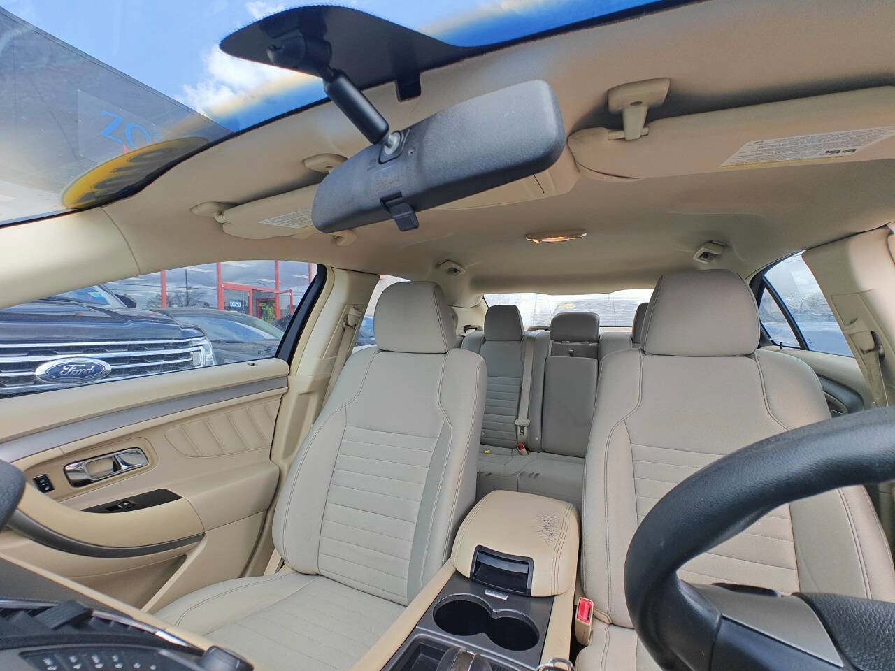 Used 2016 Ford Taurus SE FWD image 11