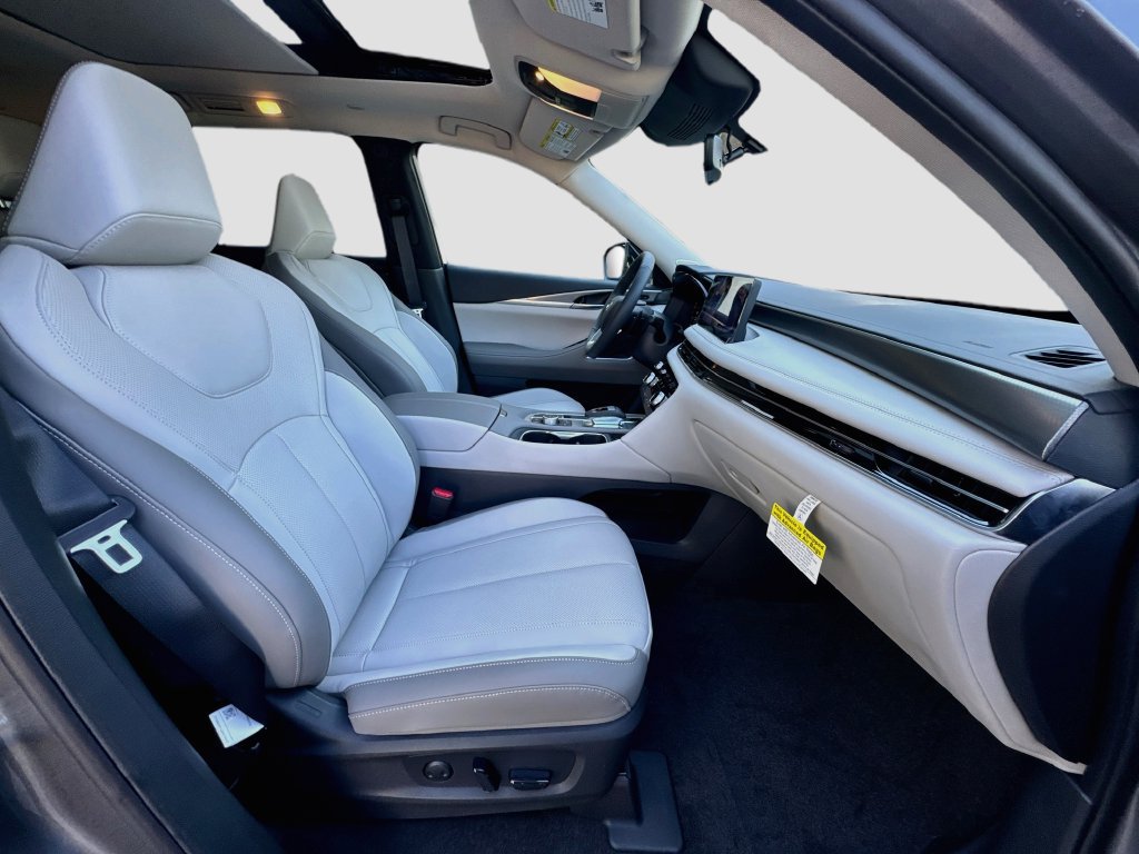Used 2027 INFINITI QX60 Luxe w/ Cargo Package FWD image 32