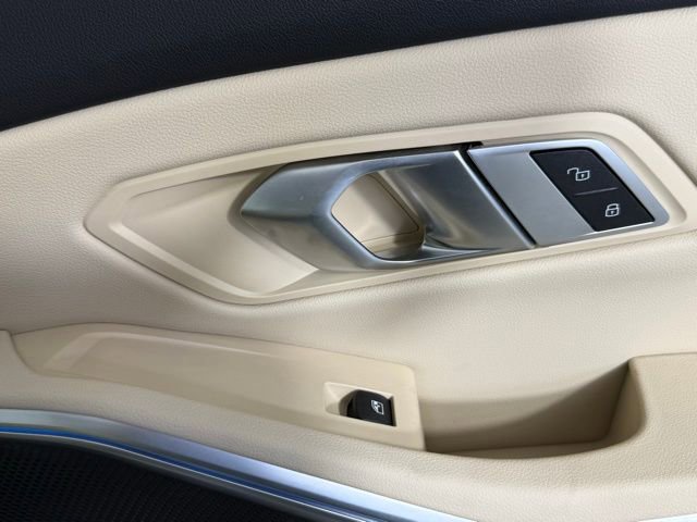 Used 2023 BMW 330i Sedan w/ Premium Package image 35