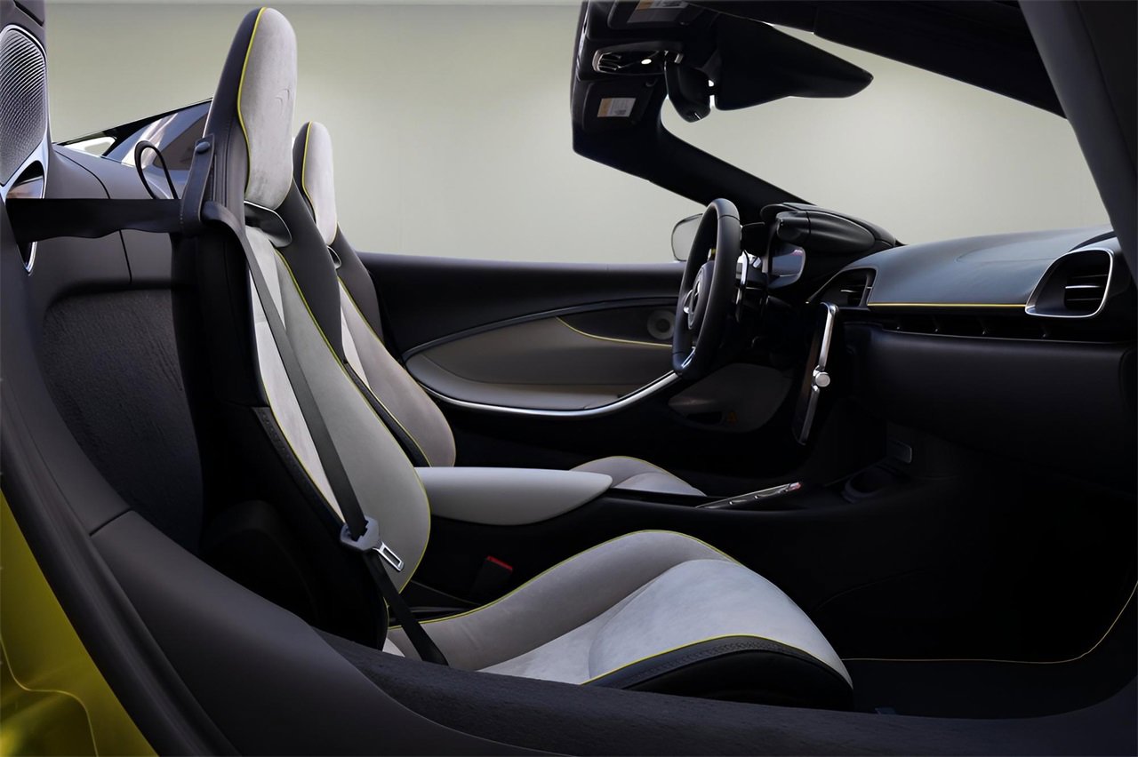 New 2025 McLaren Artura Spider image 19