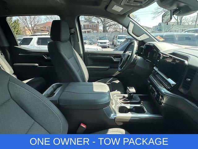 Used 2024 Chevrolet Silverado 1500 LT Trail Boss w/ Convenience Package II image 2