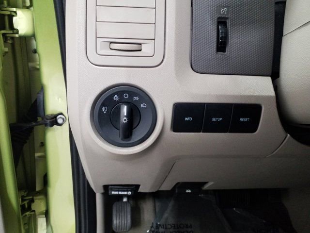Used 2011 Ford Escape XLT AWD/4WD image 8