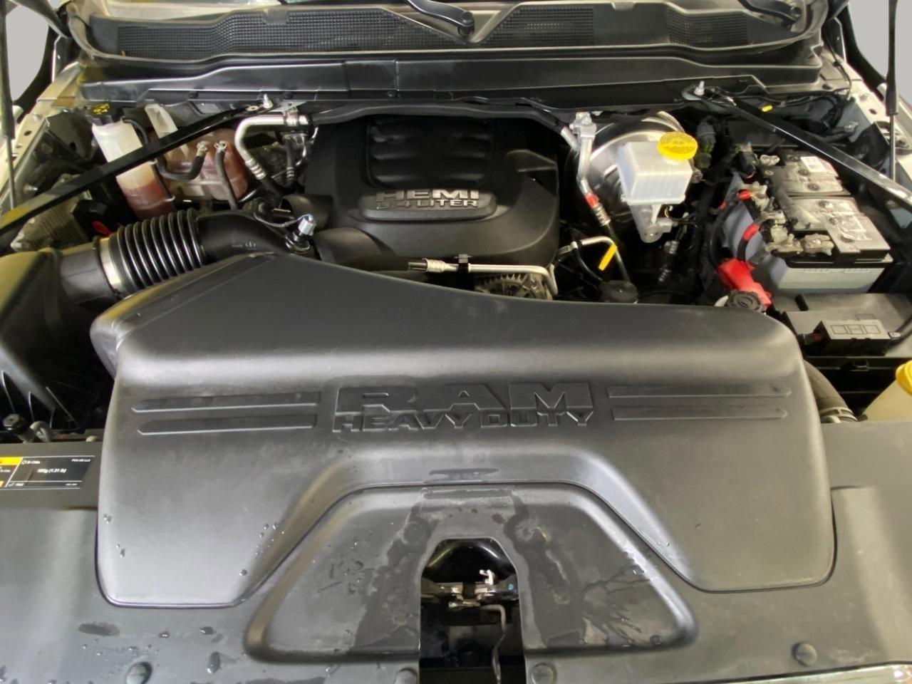 Used 2022 RAM 2500 Tradesman w/ Chrome Appearance Group image 29