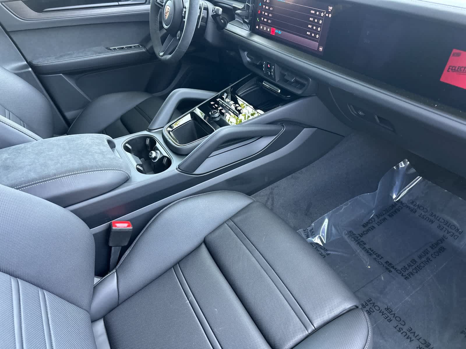 New 2026 Porsche Cayenne GTS AWD/4WD image 17